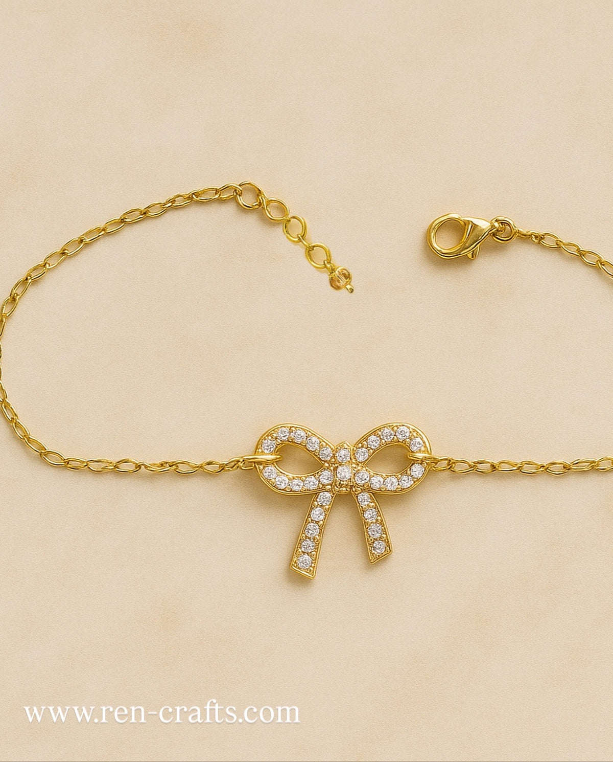Stainless bow bracelet.