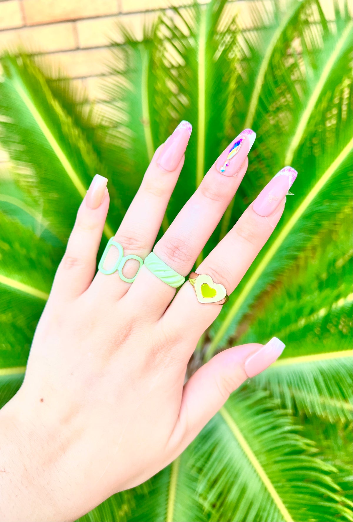 Green heart rings set