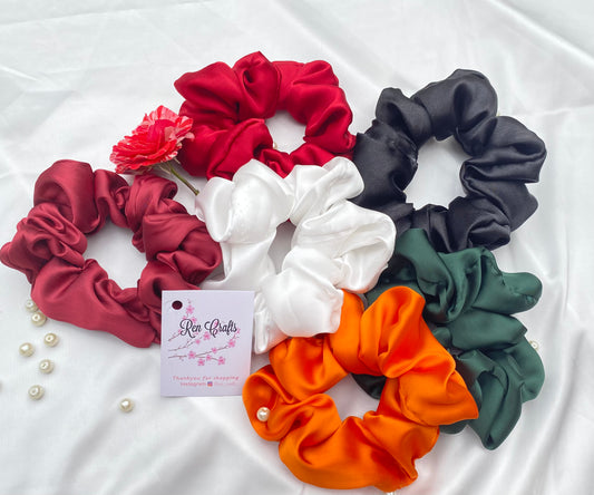 Deal of 5 Scrunchies.