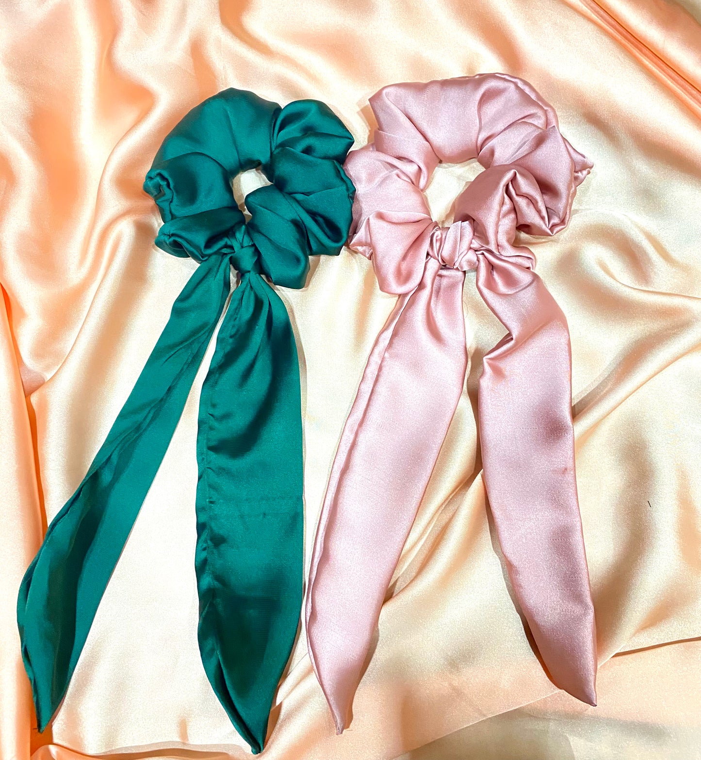 Scrunchy with tail